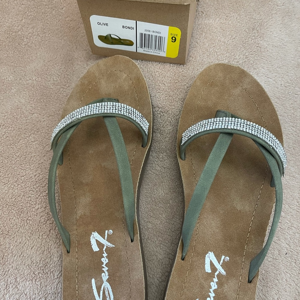 Seven7 Bondi Women’s Flip Flop with rhinestones